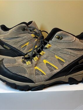 Khombu Men’s Beige Yellow Hiking Boots Size 11